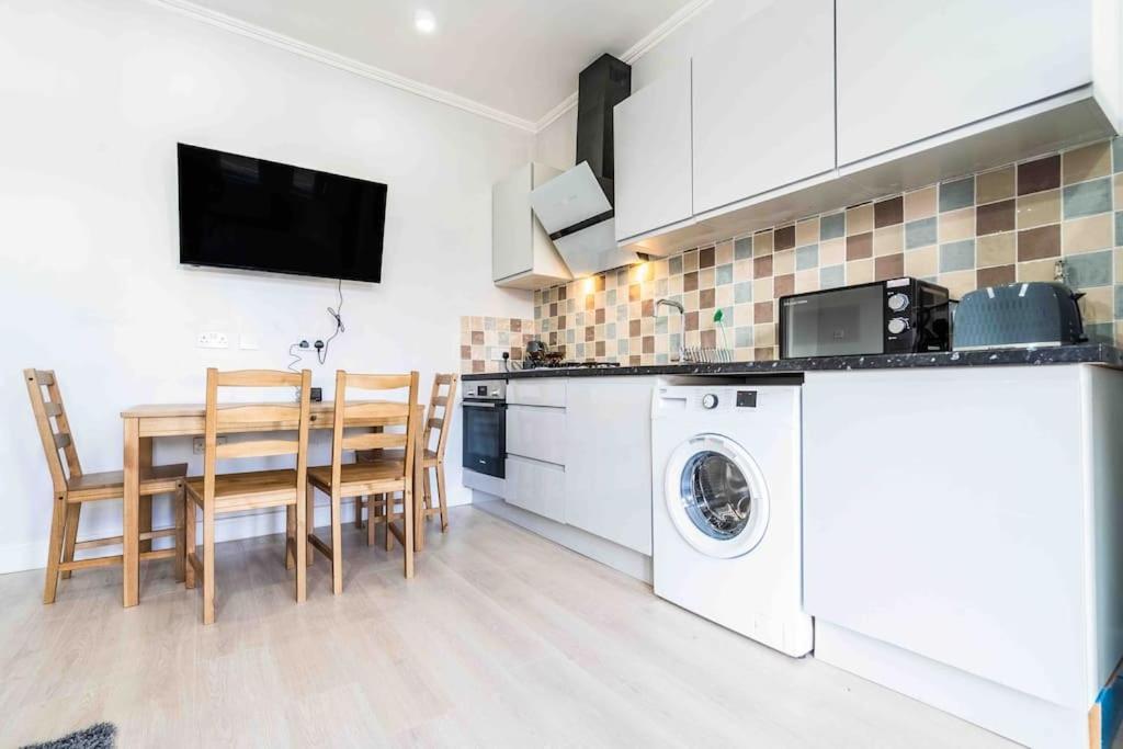 Appartement Beautiful Flat With Free Parking à Birmingham Extérieur photo